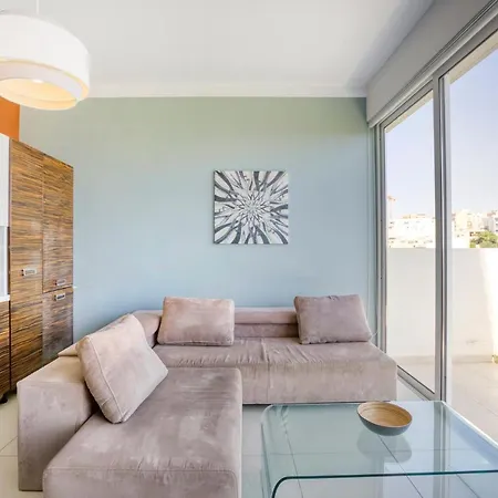 アパート Beautiful Hill Apt, With Balcony, Seaviews & Wifi By 360 Estates