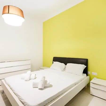 Apartment Beautiful Hill Apt, With Balcony, Seaviews & Wifi By 360 Estates Saint Julian's