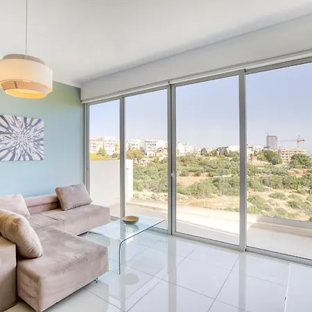 Beautiful Hill Apt, With Balcony, Seaviews & Wifi By 360 Estates