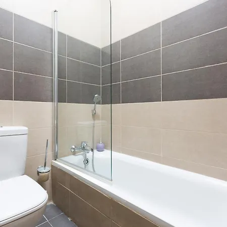 Beautiful Hill Apt, With Balcony, Seaviews & Wifi By 360 Estates Apartment *