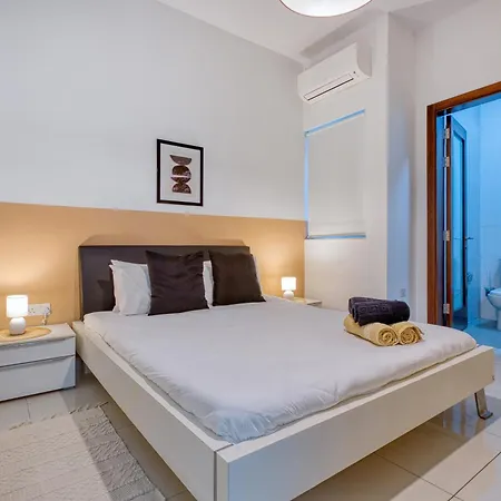 Balluta View Mansions With Rare Valley And Bay Views 公寓 *